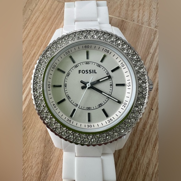 Fossil ladies white resin es-2444 watch NEW BATTERY - Picture 1 of 8